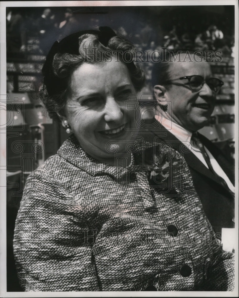 1958 Press Photo Norman Klug of Miller Brewing with Florence Klug at Ballgame-Historic Images