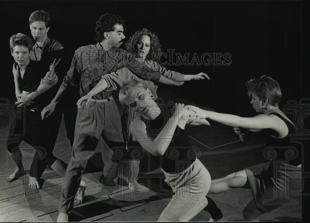 1988 Press Photo Wild Space Dance Company - mja32138-Historic Images