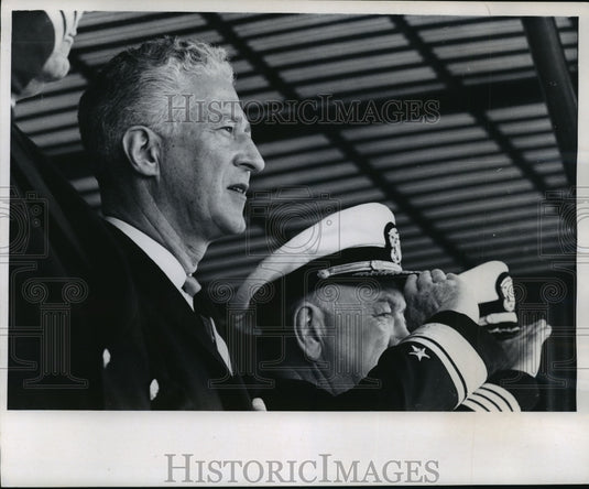 1966 Press Photo Wisconsin Gov Knowles & Read Admiral Howard A Yeager-Historic Images