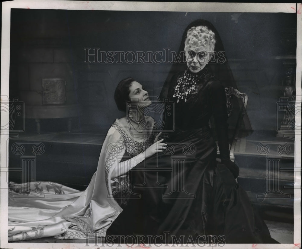 1955 Press Photo Actresses Viveca Lindfors And Eugenie Leontovich in "Anastasia"- Historic Images