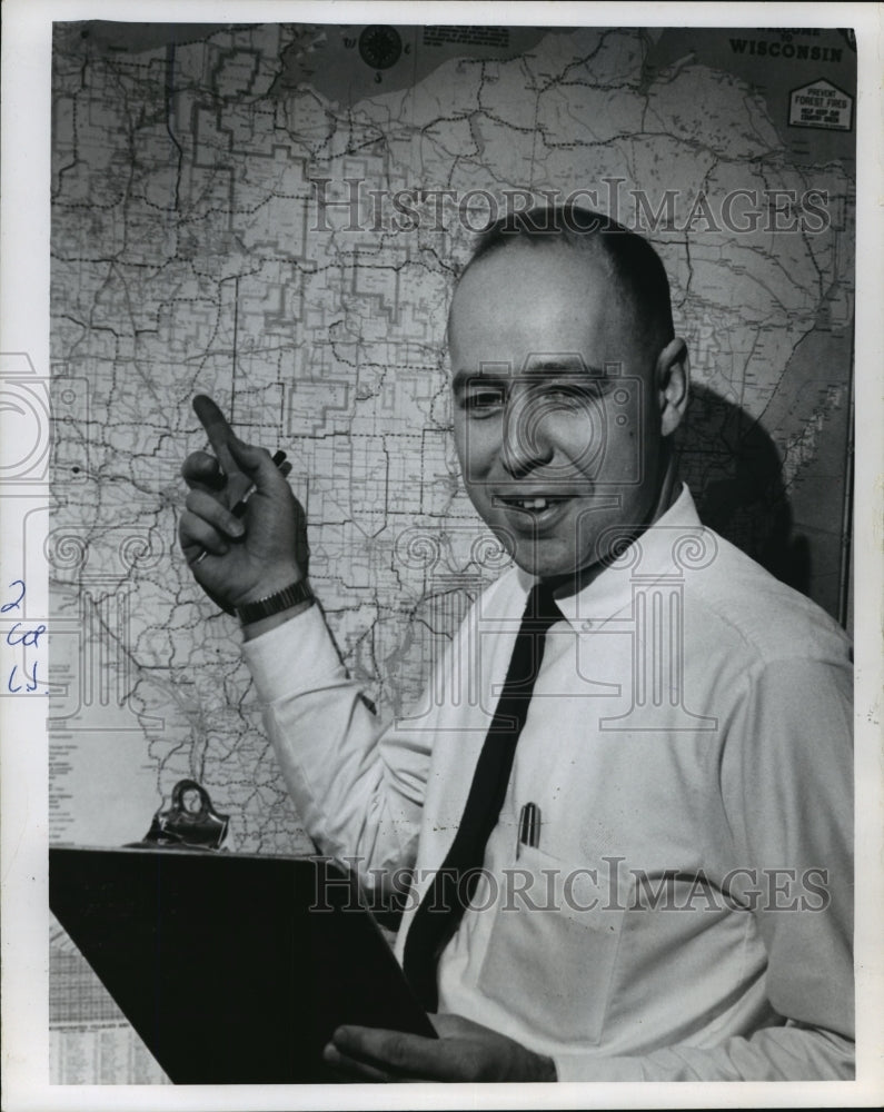 1966 Press Photo Charlie Koeble, delivery circulation traffic manager-Historic Images