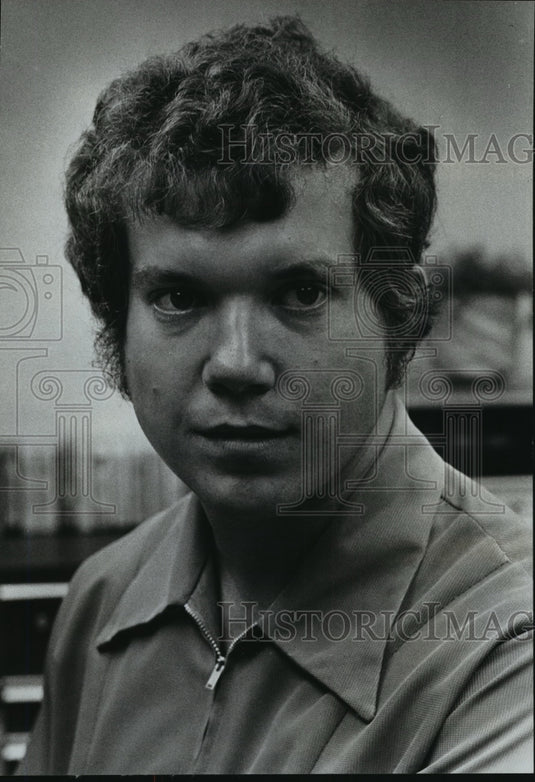 1977 Press Photo Dr Peter Wilk, chairman of Wisconsin Foundation of Dentistry-Historic Images
