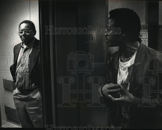 1993 Press Photo Otto White & other relative during Emmett White's trial-Historic Images