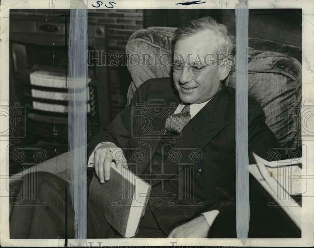1930 Gov. Alf Landon of Kansas talks about presidential candidacy-Historic Images