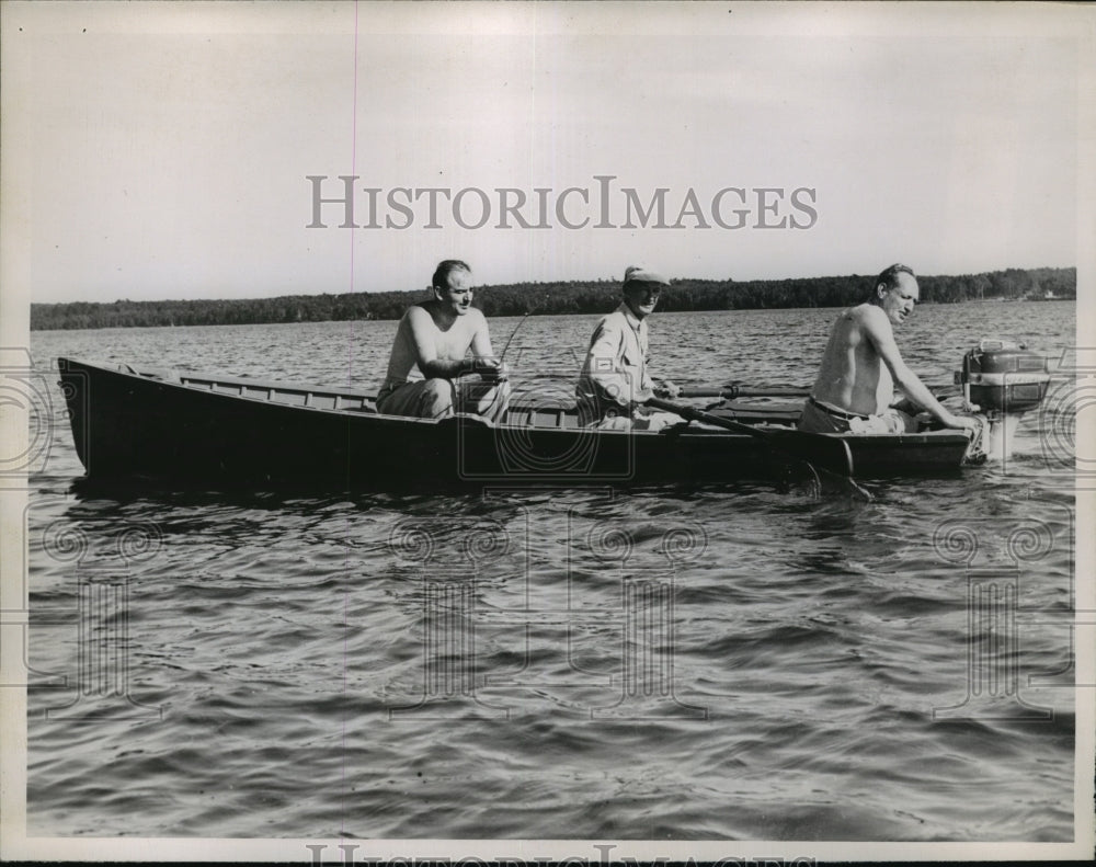 Press Photo Sen Joe McCarthy fish with 2 others at Wisconsin - mja33265-Historic Images