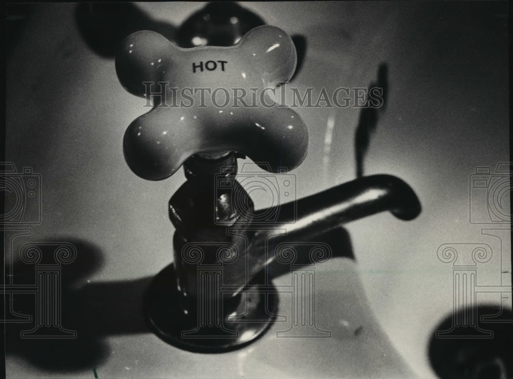 1987 Press Photo The enameled faucet represented modernism, Kohler Co,-Historic Images