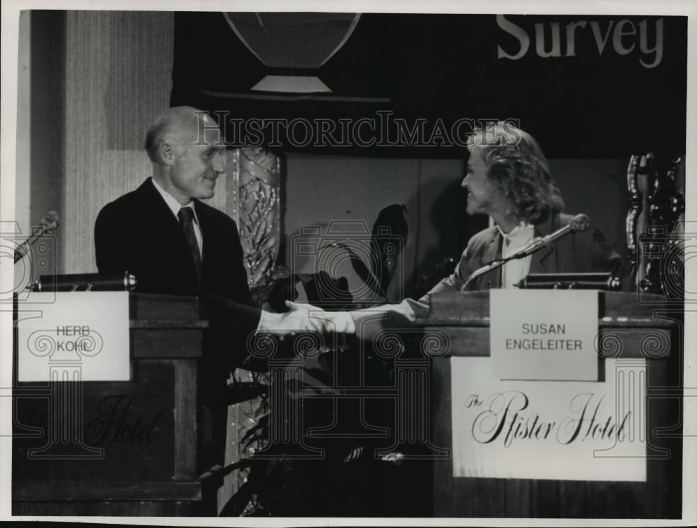 1988 Press Photo Herb Kohl debates Susan Engeleiter at Pfister hotel - mja33358-Historic Images