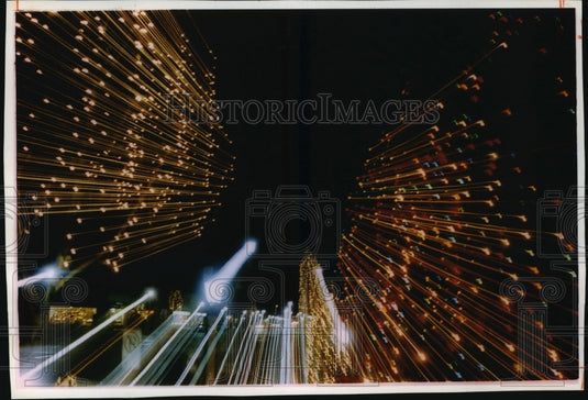 1993 Press Photo Decorations along E Silver Spring Dr, Whitefish Bay-Historic Images