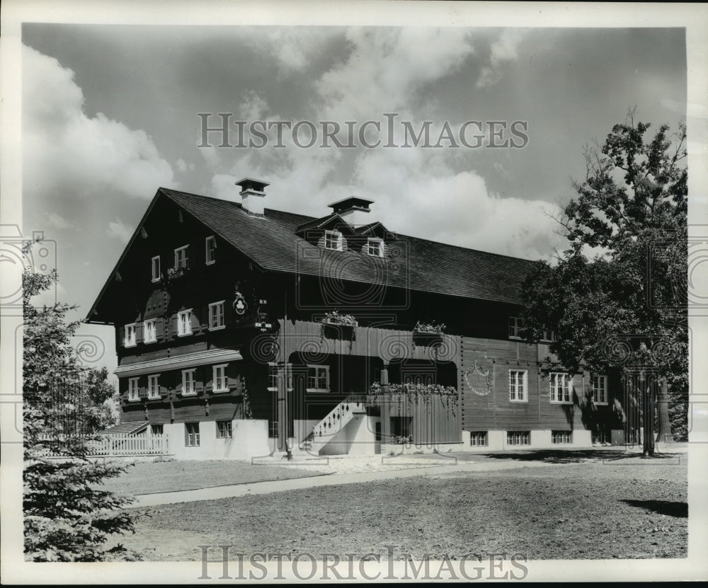1956 Press Photo The Waelderhaus in Kohler, Wisconsin - mja33462-Historic Images