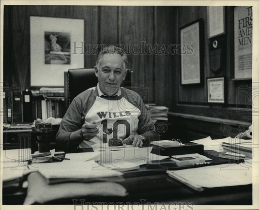 1985 Press Photo Robert Wills, Sentinel Editor - mja33497-Historic Images