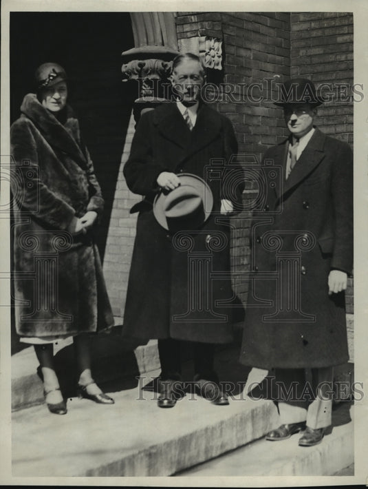 1932 Press Photo The Morehouse family just outside church - mja33629-Historic Images