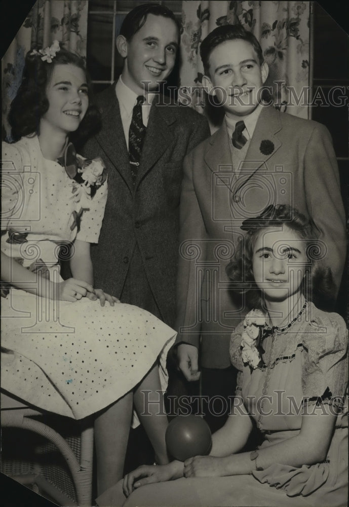 1940 Press Photo Mrs Healy Powell, Alfred Millard at North Shore Country club-Historic Images