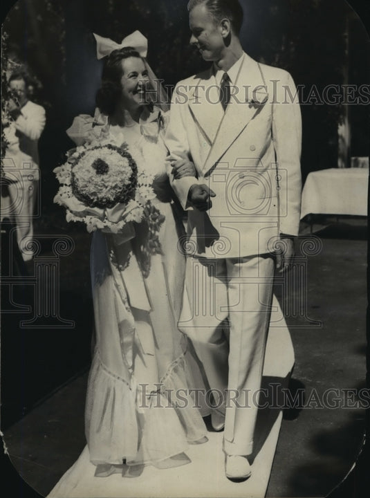 1939 Press Photo Mr. and Mrs. Roger Nelson during their wedding - mja33885-Historic Images