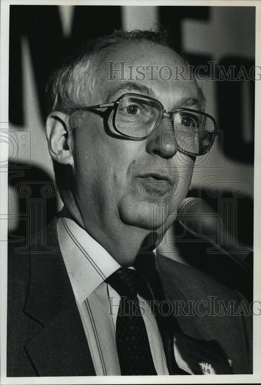 1991 Press Photo Milwaukee Sentinel Editor Robert Wills - mja33967-Historic Images
