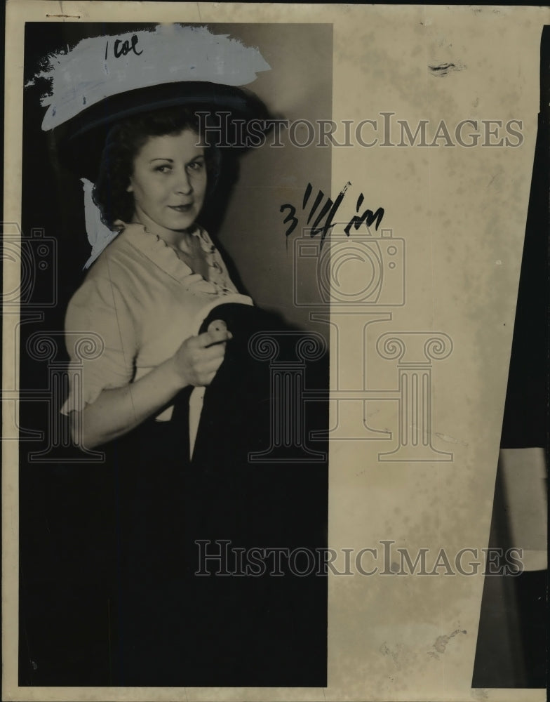 1944 Press Photo Miss Phyllis Moore, 3061 Norn Booth St., Milwaukee, Wis.-Historic Images