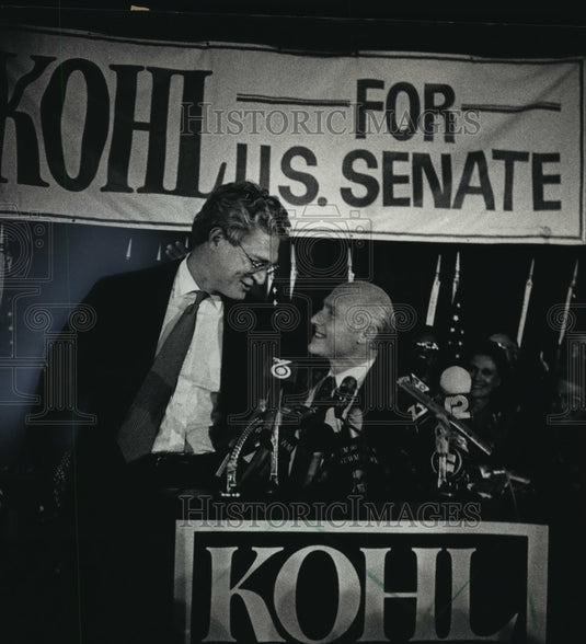 1988 Press Photo Mayor John Norquist greeted Herb Kohl after campaign speech - Historic Images