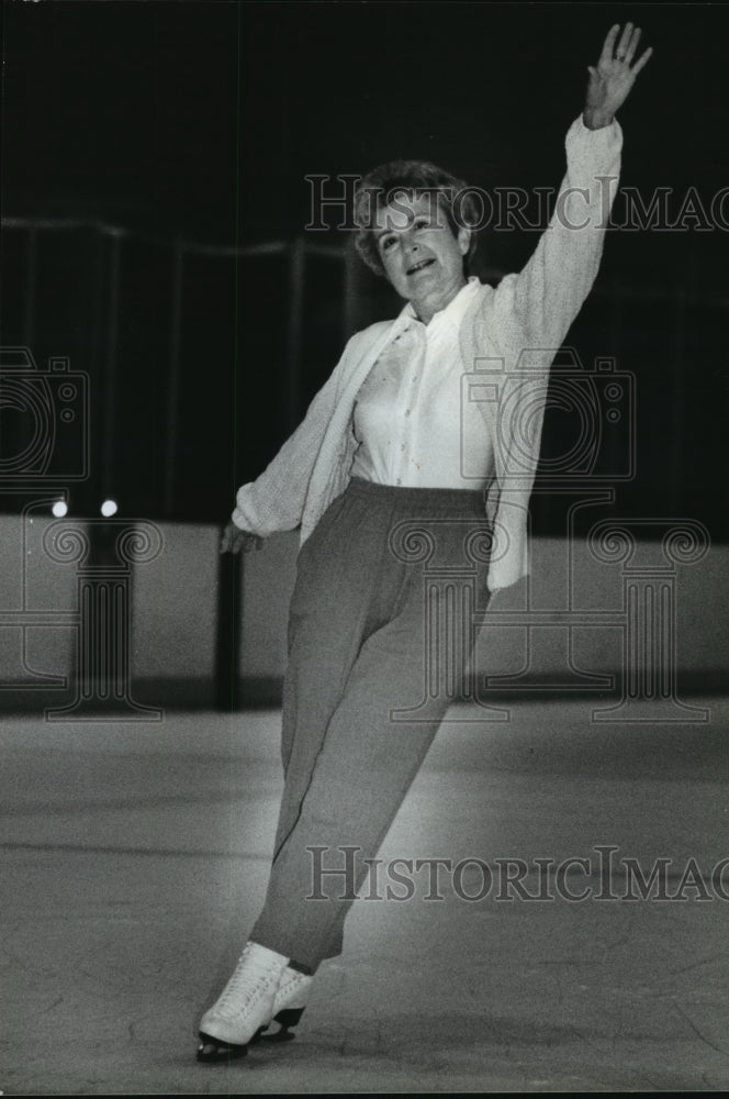 1994 Press Photo Sybil Winter at the Pettit National Ice Center - mja34323-Historic Images