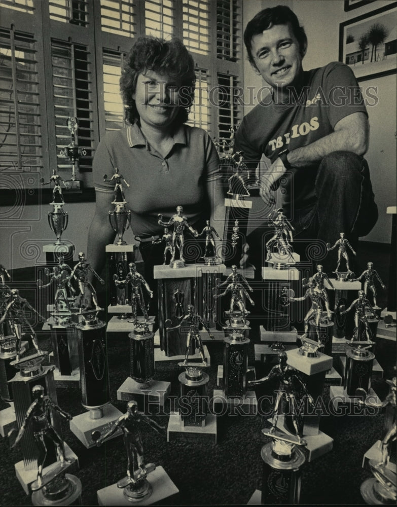 1984 Press Photo Mary and Don Winze with their table tennis trophies - mja34335-Historic Images