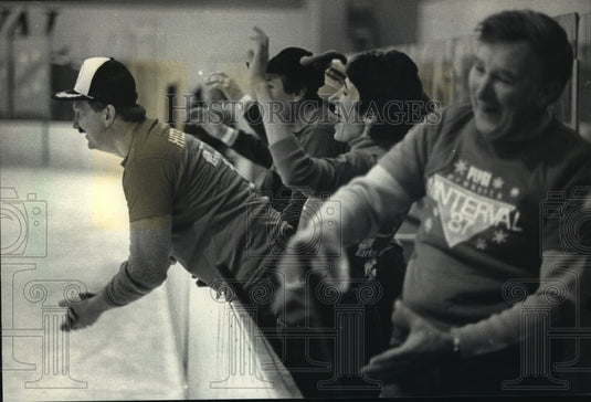 1987 Press Photo At Winterval festival the players on the bench were having fun.-Historic Images