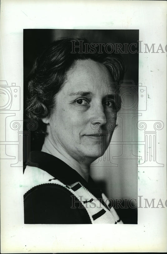 1981 Press Photo Mary S. Knudten, dean of University of Washington Waukesha-Historic Images