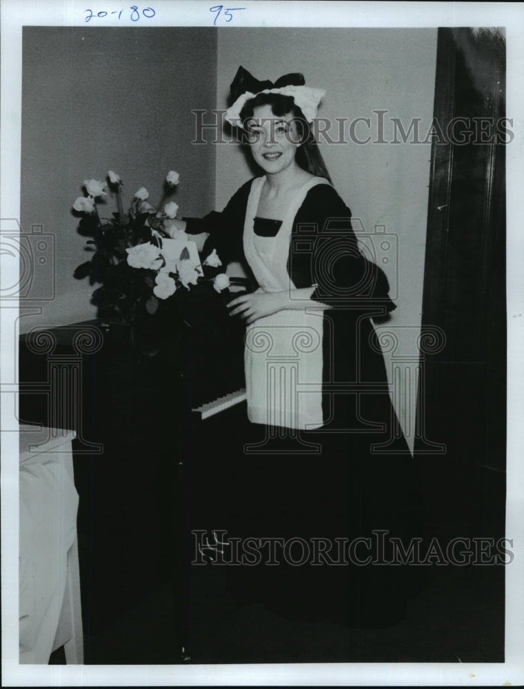 1982 Press Photo Ardis Krainlk runs the Lyric Opera of Chicago - mja34900-Historic Images