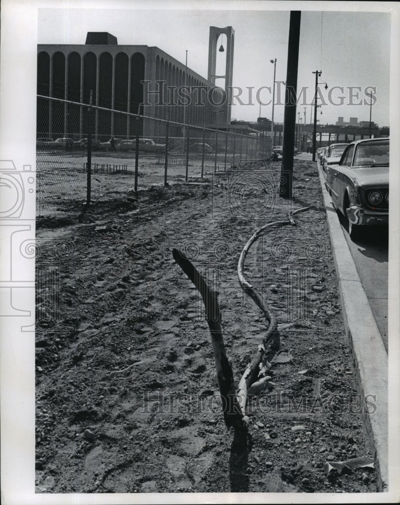 1965 Press Photo Dirt Path Leading to Depot Yet to be Paved - mja34973-Historic Images