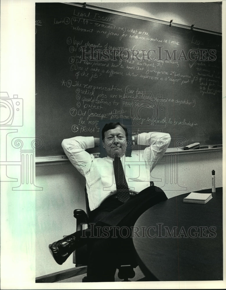 1985 Press Photo Thomas Krukowski Greenfield Lawyer - mja34980-Historic Images