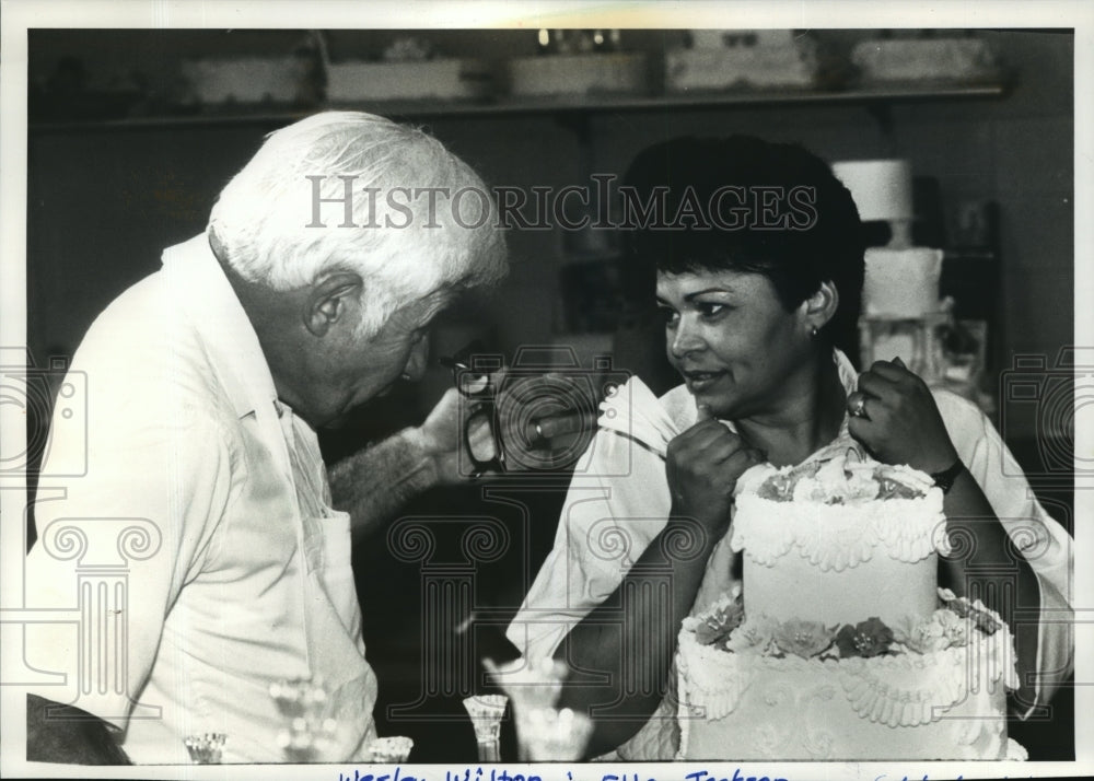 1992 Press Photo Wesley Wilton of the Wilton School of Cake Decorating-Historic Images