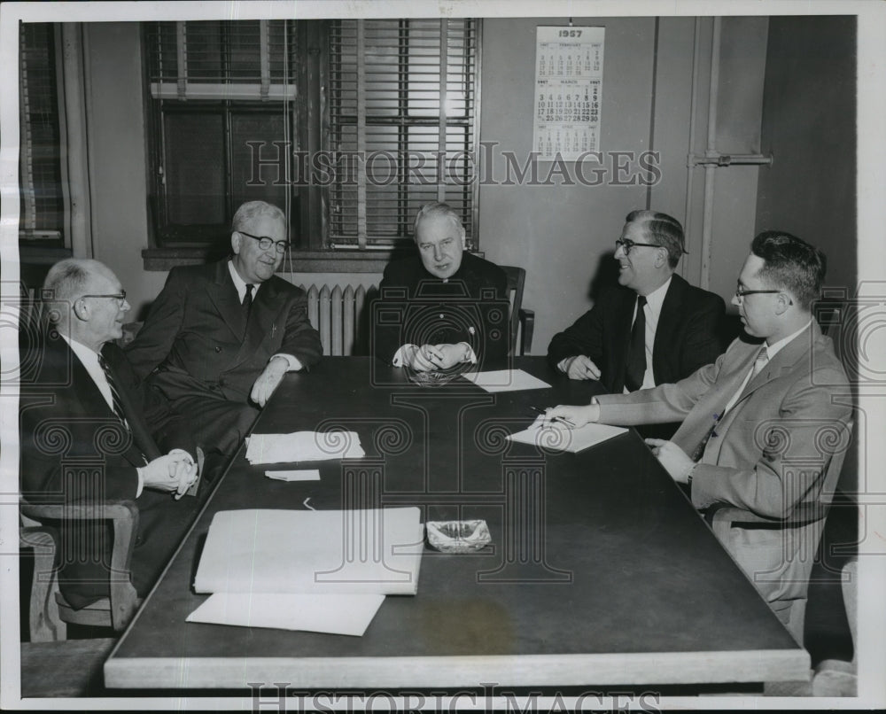 1957 Press Photo Clergymen Relayed a Counter-Proposal to Kohler Company-Historic Images