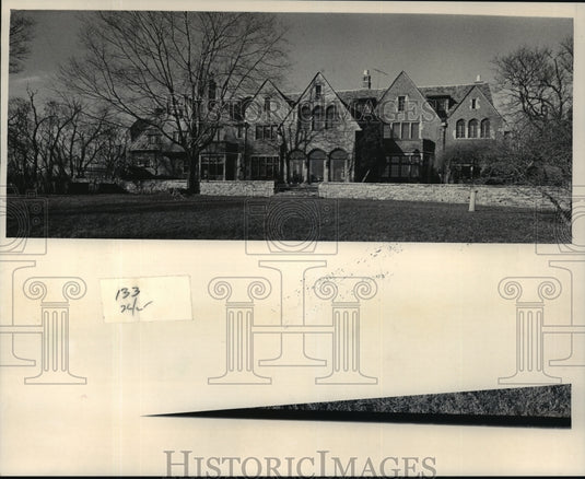 1984 Press Photo Riverbend, the Tudor-style home located on the Sheboygan River.-Historic Images