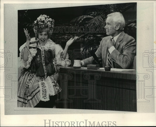 1988 Press Photo Vlasta Krsek on Johnny Carson's show - mja35212-Historic Images