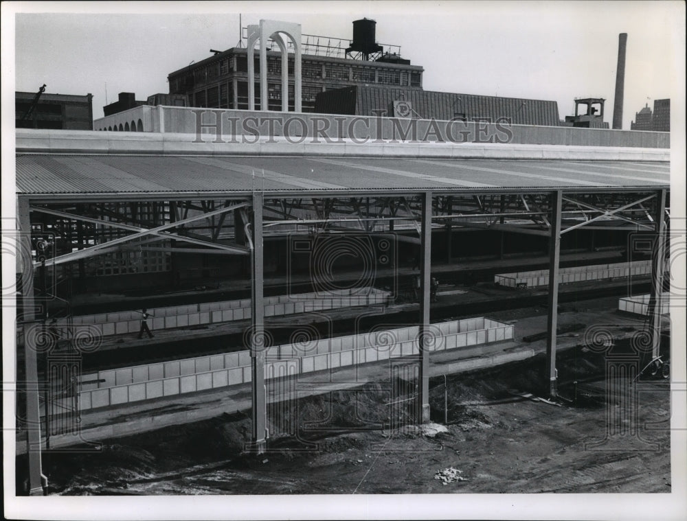1965 Press Photo Chicago, Milwaukee, St. Paul &amp; Pacific R.R station construction-Historic Images