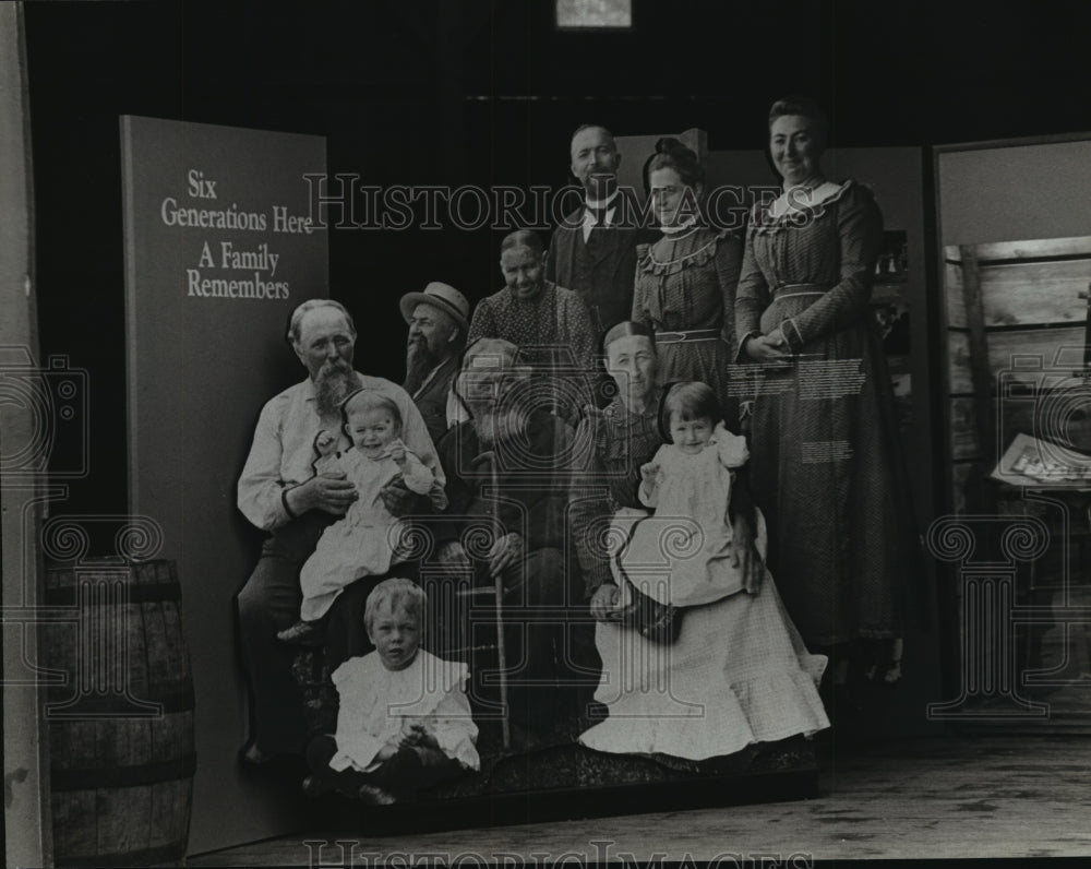 1982 Press Photo Krueger family photograph at Historical Society of Wisconsin-Historic Images