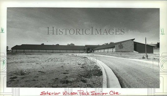 1982 Press Photo Wilson Park The exterior view of Senior Center - mja35389-Historic Images