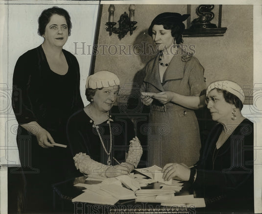 1933 Press Photo The Needlework guild planning for the May hall - mja35397-Historic Images