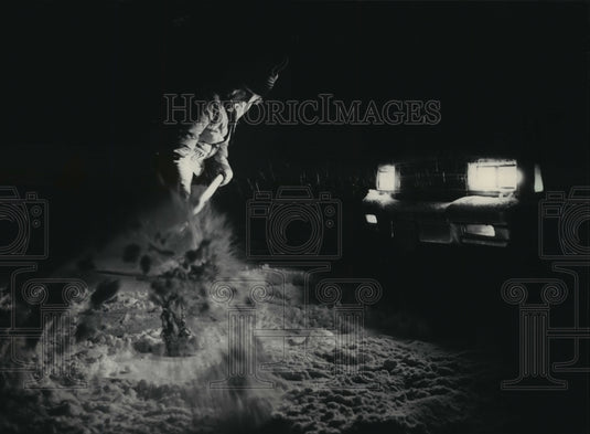 1984 Press Photo Headlights on a snowy winter night - mja35519-Historic Images