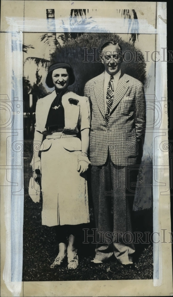 1938 Press Photo Charles Neidhoefer and wife in Miami Beach - mja35533-Historic Images