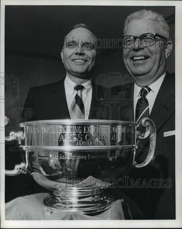 1971 Press Photo Patrick A. Rappe and James C. Windham marketing man o ...
