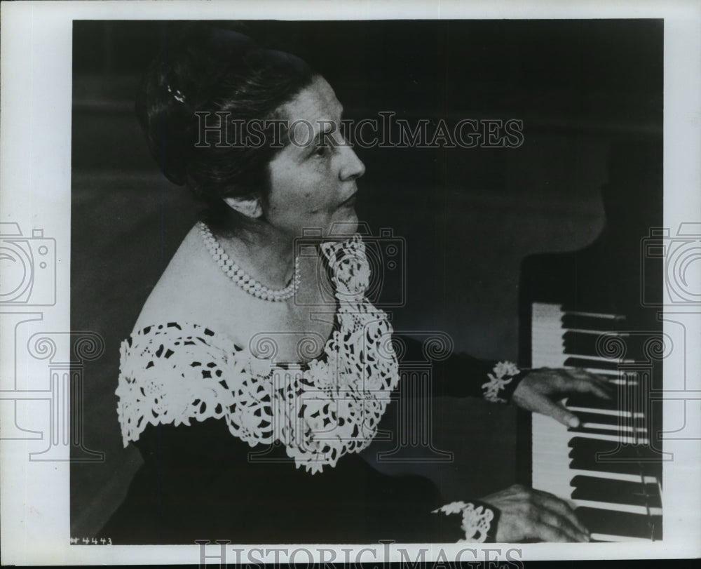 1974 Press Photo Lil Kraus, pianist, profile shot - mja35911 - Historic Images