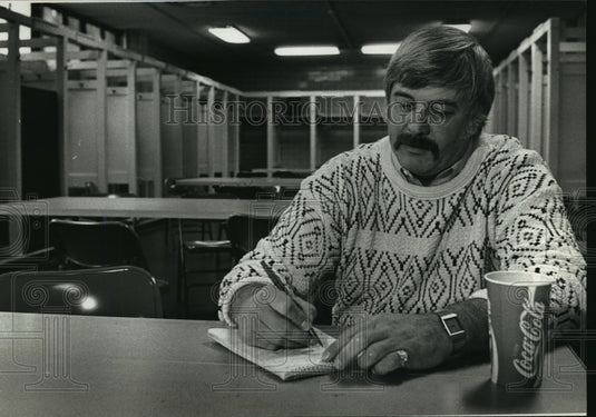 1993 Press Photo Jim Ksicinski Clubhouse Manager, Milwaukee County Stadium - Historic Images