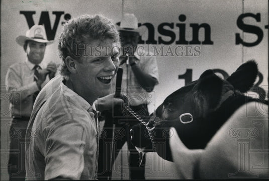 1988 Jerry Cowan Reacts To Bid For His Champion Steer-Historic Images