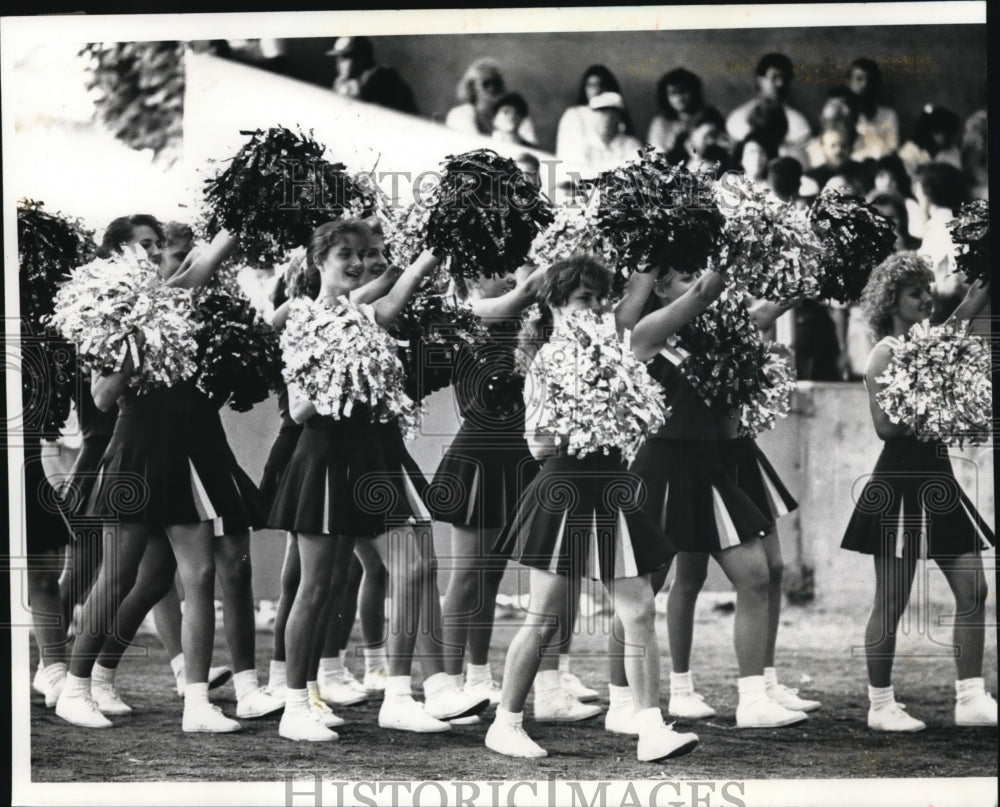 1990 Press Photo Pompon Contestants At State Fair Included Menomonee Falls Team - Historic Images