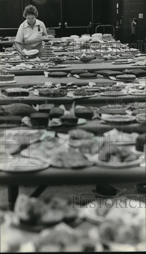 1981 Press Photo Baked goods ready for judging at the Wisconsin State Fair - Historic Images