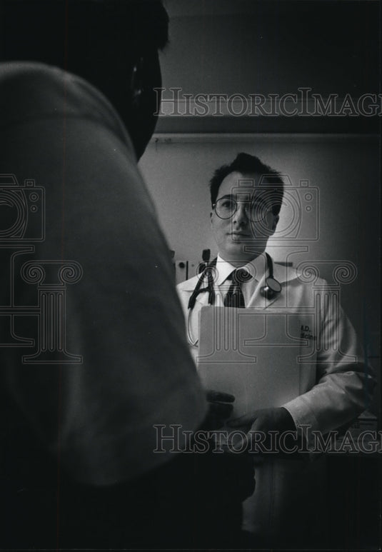1992 Press Photo Physician Jaime Kratz - mja36790-Historic Images