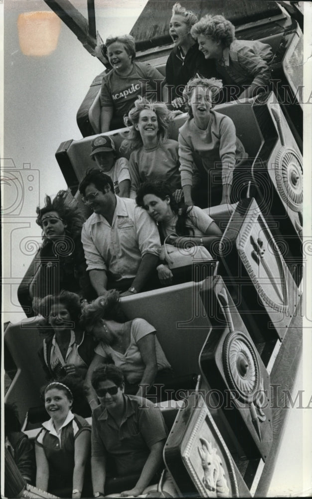 1982 Press Photo Fair-goers rode the Sea Dragon at the Wisconsin State Fair-Historic Images