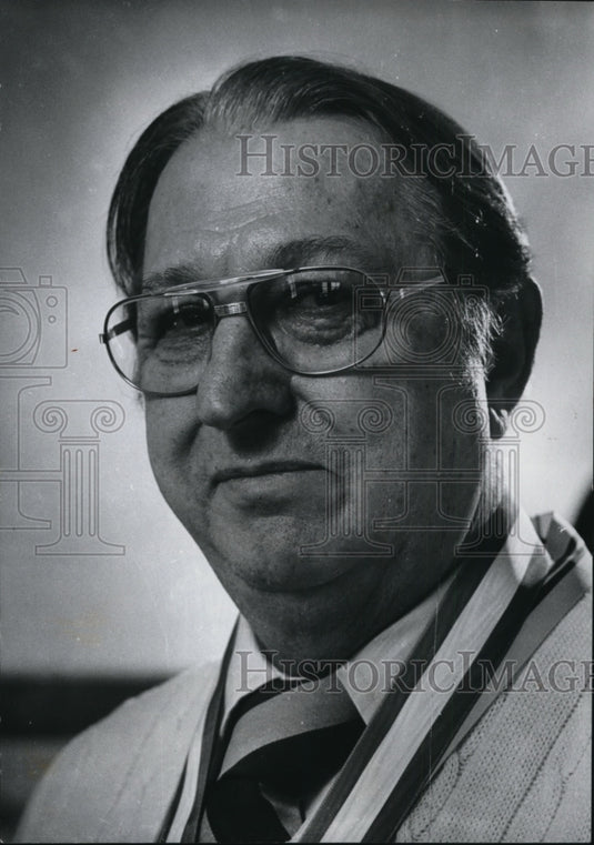 1979 Press Photo Benedict M. Kordus Receives "Man of the Year Award" - mja37071-Historic Images