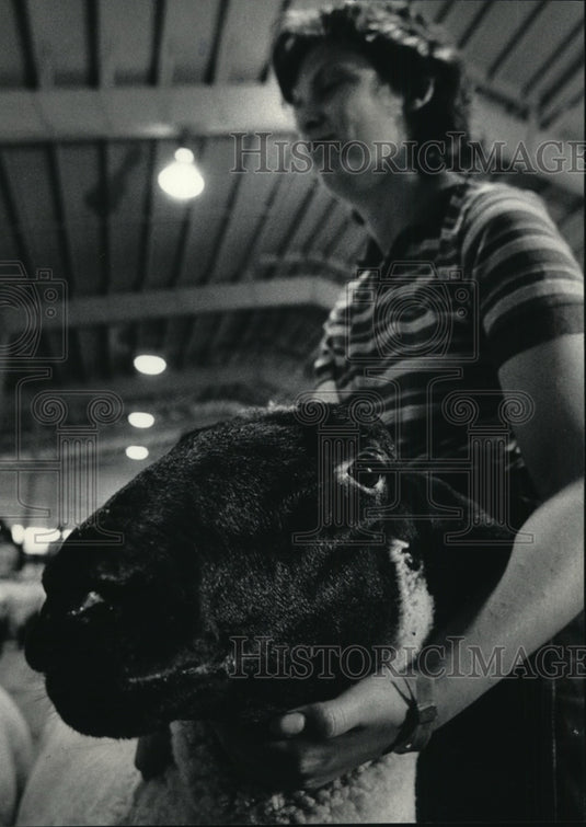 1983 Press Photo Joan O'Neal, junior class Suffolk sheep contest Wisconsin Fair-Historic Images