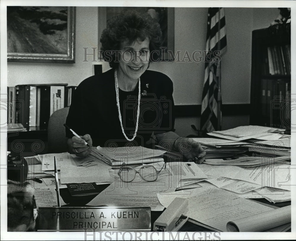 1991 Press Photo Priscilla Kuehn, principal of Riverside High School Milwaukee-Historic Images