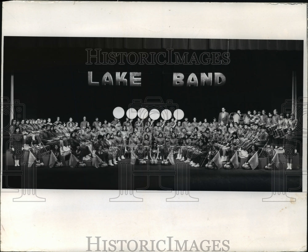 1969 Press Photo The Lake Band presents a striking photo in concert or on parade-Historic Images