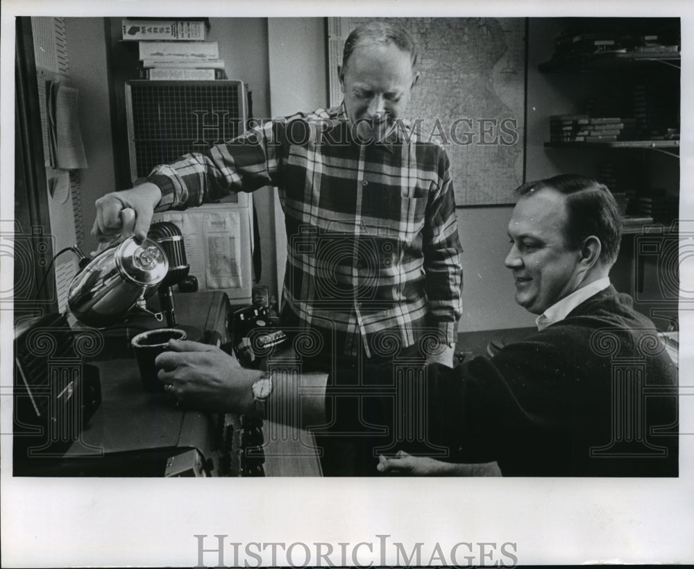 1968 Press Photo Tony Collins, Pete Wood - mja37826-Historic Images